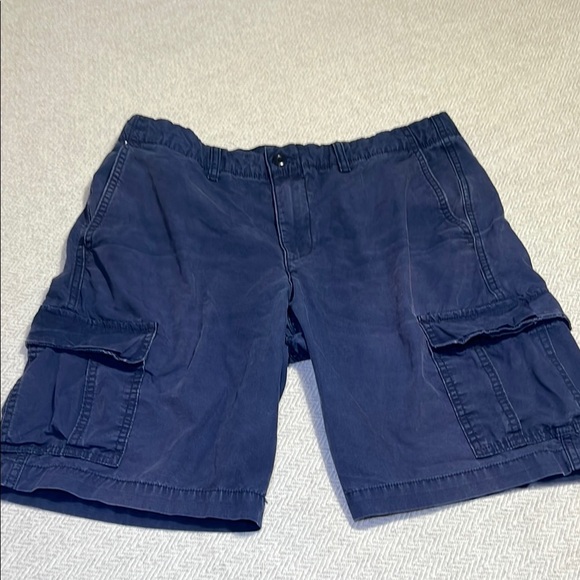 GAP Blue Cargo Shorts Relaxed Fit.  Size 33. - Picture 1 of 9